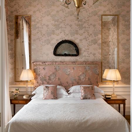 Helvetia&Bristol Firenze - Starhotels Collezione Exteriör bild A bedroom at the hotel