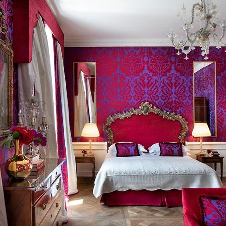 Helvetia&Bristol Firenze - Starhotels Collezione Exteriör bild A suite at the Hotel de Crillon