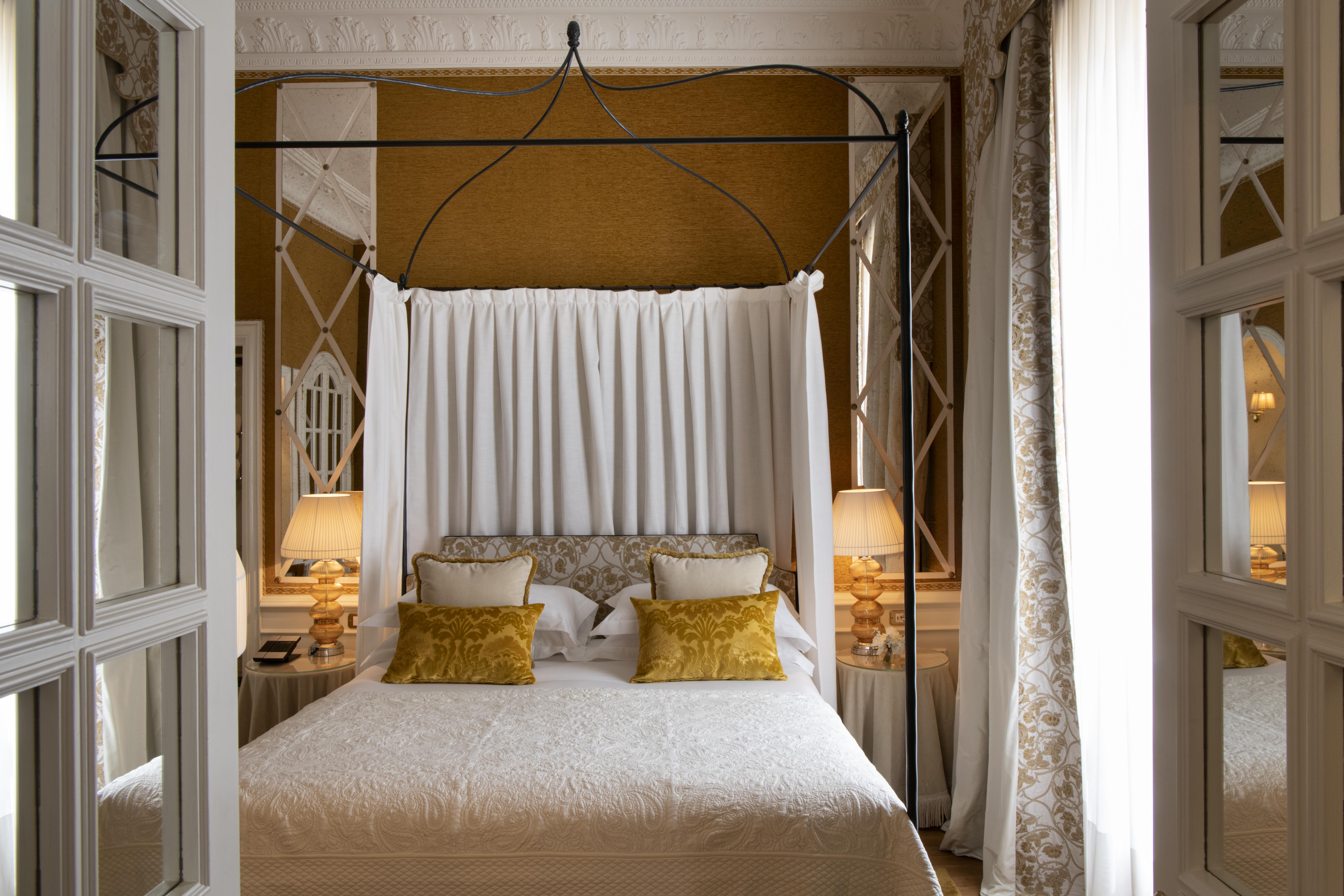 Helvetia&Bristol Firenze - Starhotels Collezione Exteriör bild A bedroom at the Hotel de Matignon