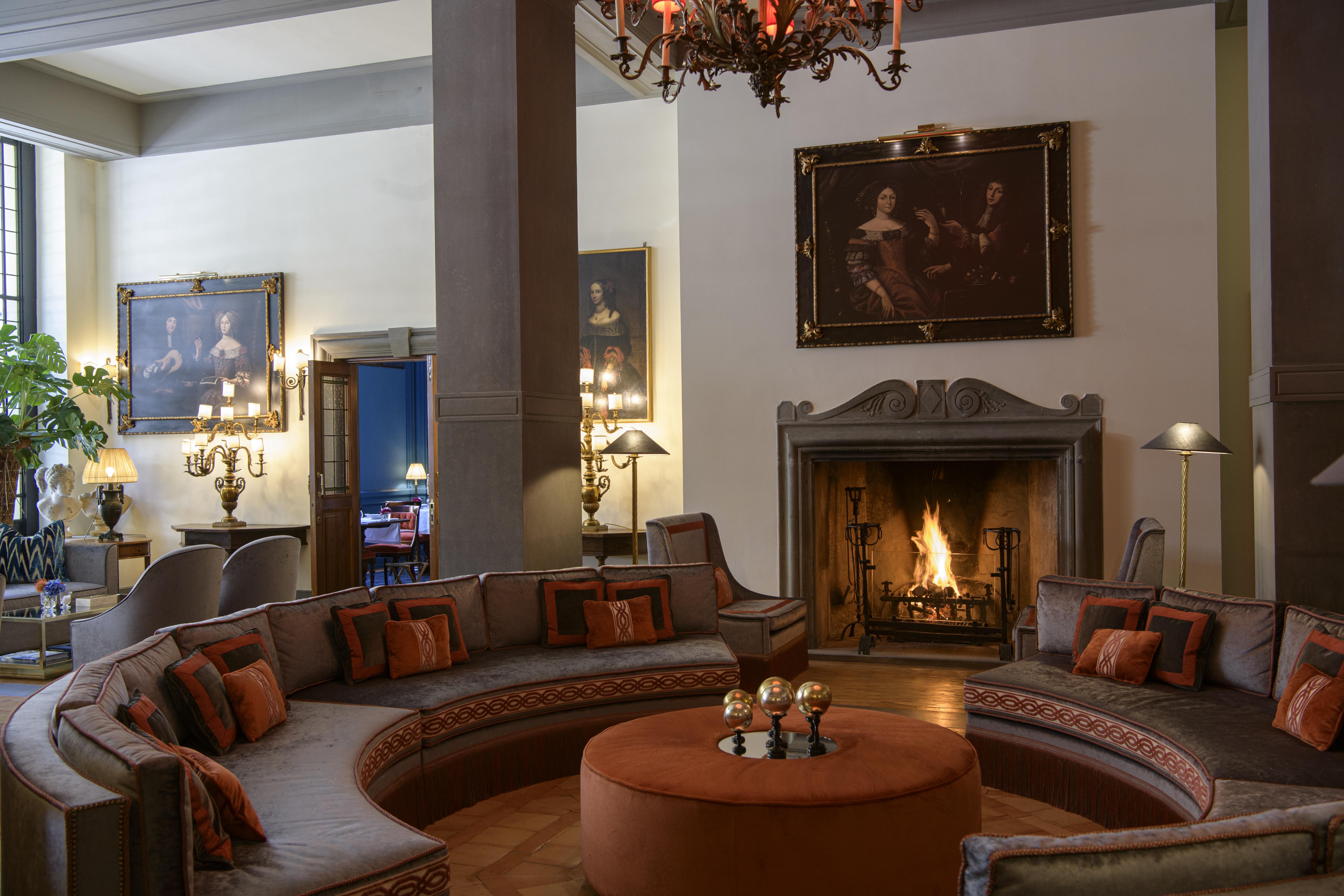 Helvetia&Bristol Firenze - Starhotels Collezione Exteriör bild The fireplace in the lobby
