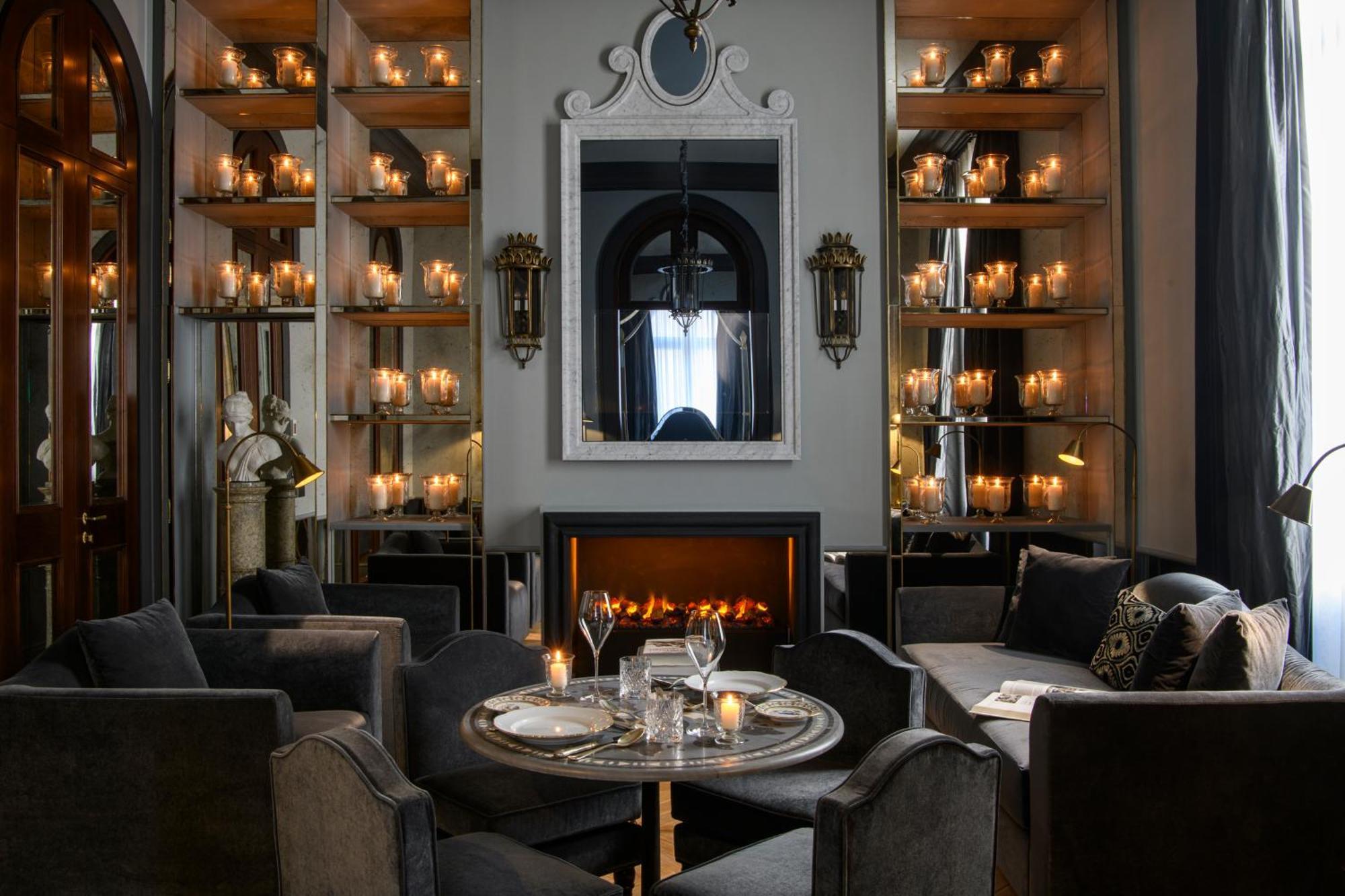 Helvetia&Bristol Firenze - Starhotels Collezione Exteriör bild The fireplace at the restaurant